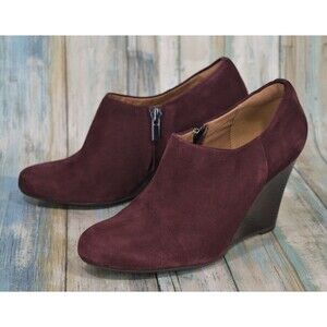 Clarks Purity Frost Size 7.5 Burgundy Wedge Boots Side Zip Booties
